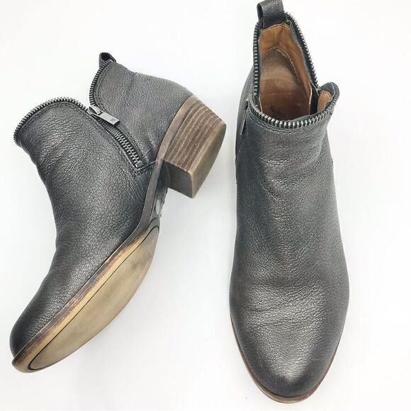 Lucky Brand Bartalino Metallic Gray Leather Side Zip Ankle Booties - Picture 3 of 16